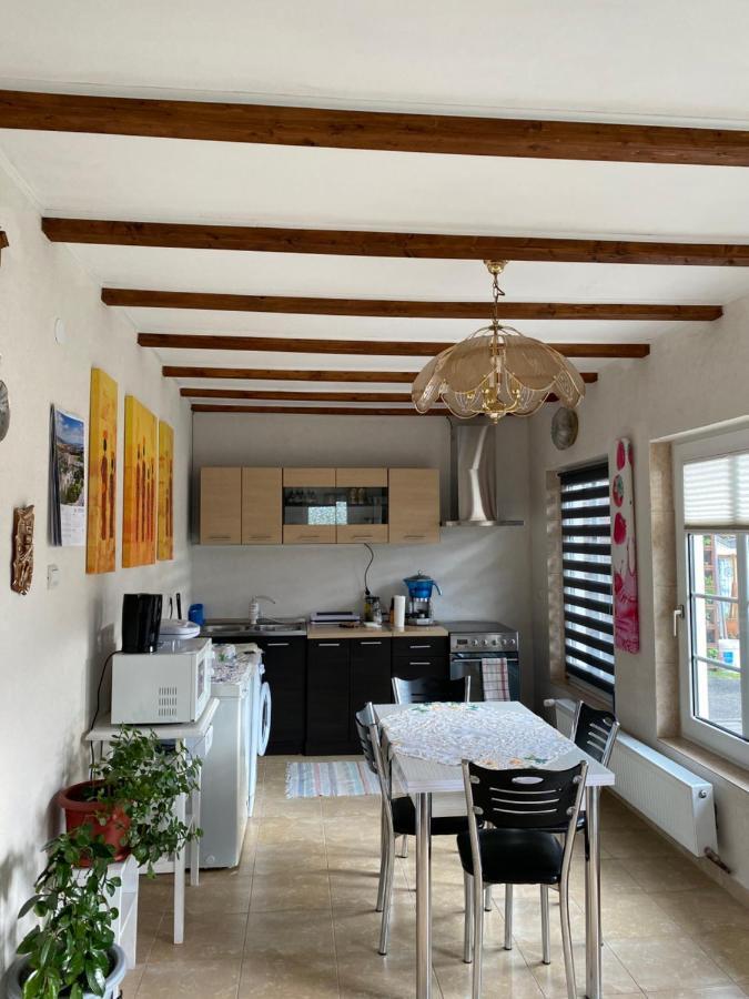 Casa Iuliana Otel Subcetate  Dış mekan fotoğraf