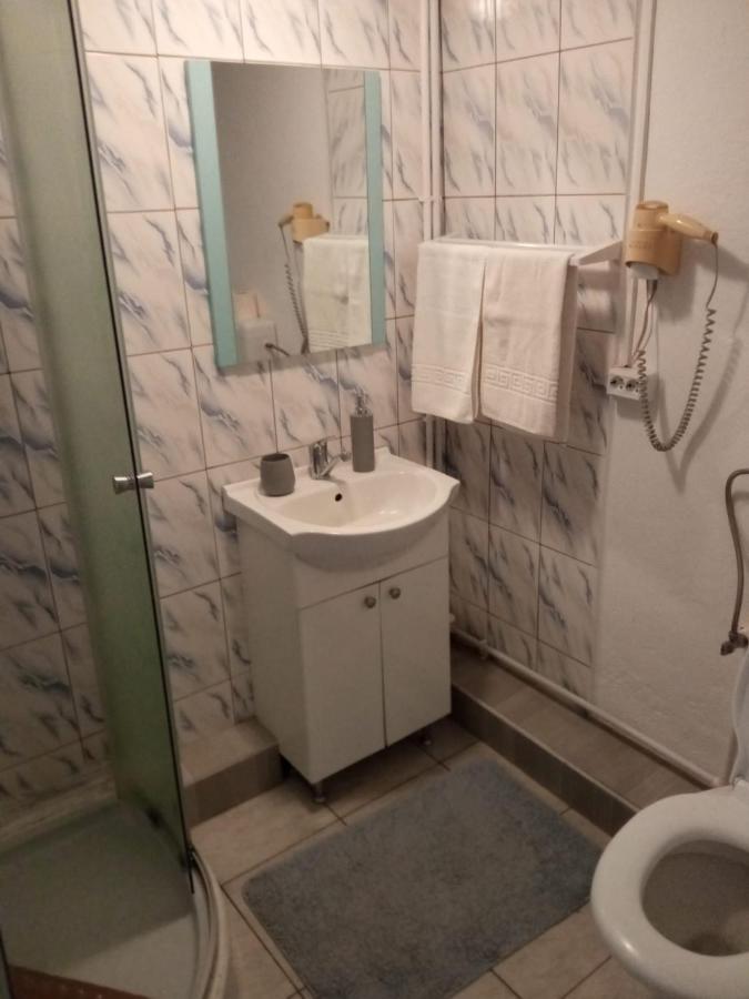 Casa Iuliana Otel Subcetate  Dış mekan fotoğraf